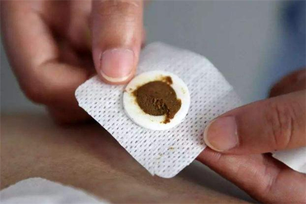 三伏貼為什么會(huì)發(fā)熱 三伏貼能治老寒腿嗎 三伏貼為什么會(huì)發(fā)熱 三伏貼能治老寒腿嗎