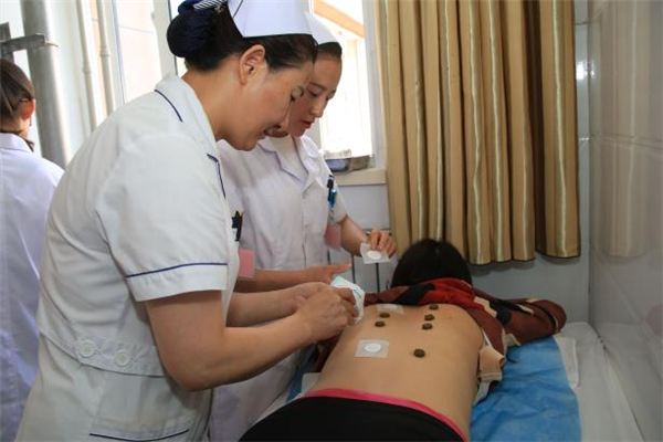 三伏貼為什么會(huì)發(fā)熱 三伏貼能治老寒腿嗎 三伏貼為什么會(huì)發(fā)熱 三伏貼能治老寒腿嗎