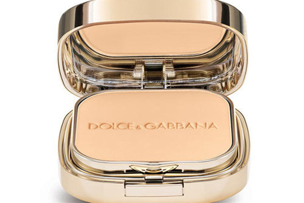 dg無暇透亮粉底霜粉質(zhì)如何 dg無暇透亮粉底霜好用嗎 dg無暇透亮粉底霜粉質(zhì)如何 dg無暇透亮粉底霜好用嗎