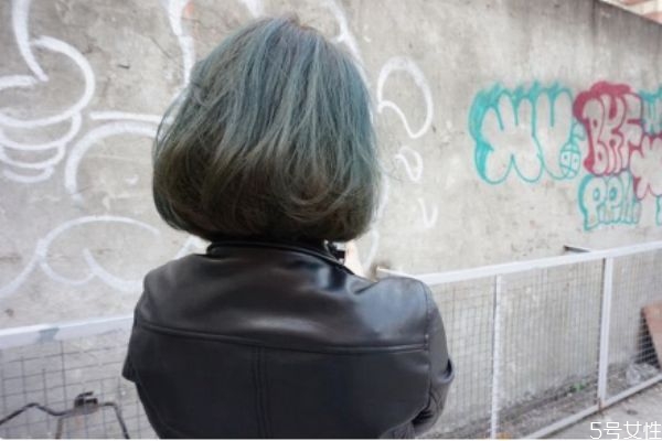 染發(fā)膏與泡泡染發(fā)劑哪個(gè)好 泡沫染發(fā)劑和染發(fā)膏區(qū)別 染發(fā)膏與泡泡染發(fā)劑哪個(gè)好 泡沫染發(fā)劑和染發(fā)膏區(qū)別