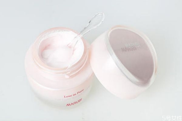 長(zhǎng)期用素顏霜皮膚會(huì)怎么樣 素顏霜需要卸妝