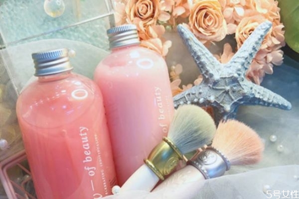 洗面奶可以洗頭嗎 洗面奶洗頭有沒(méi)有危害 洗面奶可以洗頭嗎 洗面奶洗頭有沒(méi)有危害