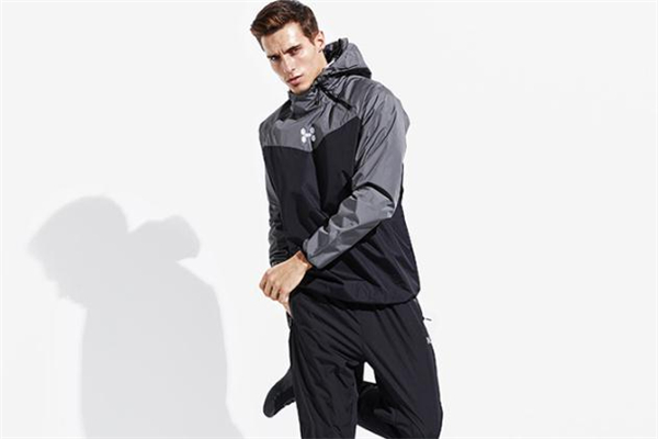 暴汗服里面要穿衣服嗎 暴汗服里面穿什么 暴汗服里面要穿衣服嗎 暴汗服里面穿什么