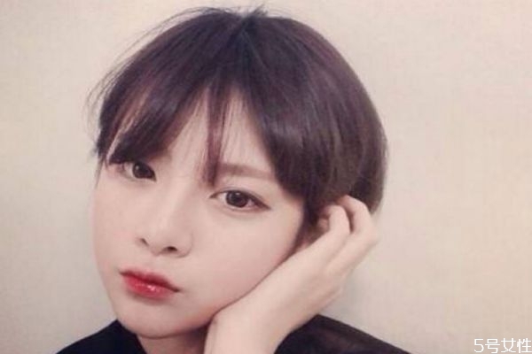 劉海分界處禿了怎么遮住 ?拯救劉海燙焦頭發(fā)妙招 劉海分界處禿了怎么遮住 ?拯救劉海燙焦頭發(fā)妙招