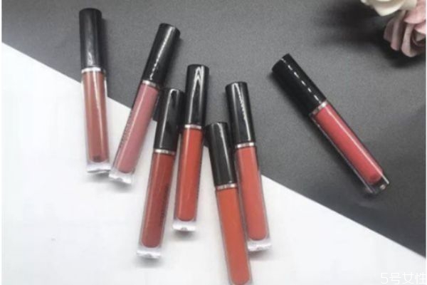 口紅開了兩年還能用嗎 一只3.5g口紅能用多久 口紅開了兩年還能用嗎 一只3.5g口紅能用多久