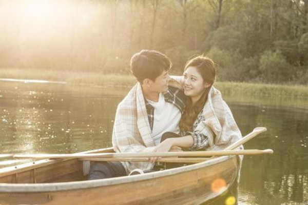 如何讓女生人主動追你 讓女生主動追你的方法 如何讓女生人主動追你 讓女生主動追你的方法