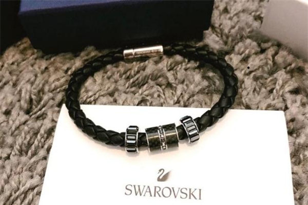 施華洛世奇轉(zhuǎn)運(yùn)珠真假鑒別 施華洛世奇轉(zhuǎn)運(yùn)珠怎么打開 施華洛世奇轉(zhuǎn)運(yùn)珠真假鑒別 施華洛世奇轉(zhuǎn)運(yùn)珠怎么打開