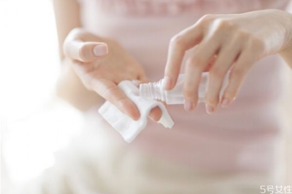 濕敷對(duì)化妝棉有沒(méi)有要求 濕敷用化妝棉還是壓縮面膜