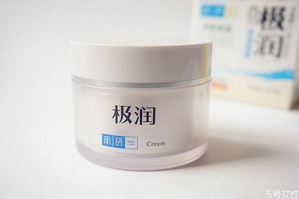 面霜油膩可能是這4點(diǎn)沒(méi)做好 面霜適合混干和干皮