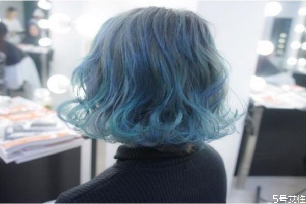 果酸護(hù)理頭發(fā)有什么效果 果酸護(hù)發(fā)和拉直的區(qū)別 果酸護(hù)理頭發(fā)有什么效果 果酸護(hù)發(fā)和拉直的區(qū)別