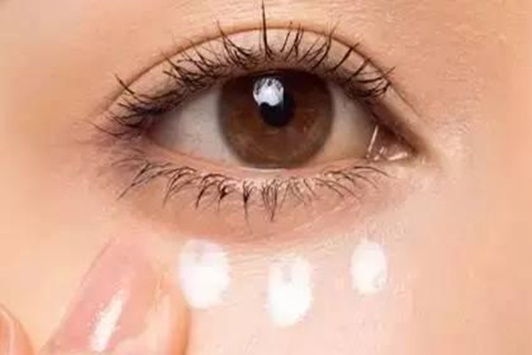 無(wú)痕去眼袋過(guò)程要多久 無(wú)痕去眼袋能維持多久 無(wú)痕去眼袋過(guò)程要多久 無(wú)痕去眼袋能維持多久