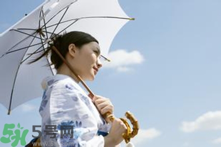 太陽(yáng)傘黑膠在里面好還是在外面好 遮陽(yáng)傘黑膠在外面好還是里面好 太陽(yáng)傘黑膠在里面好還是在外面好 遮陽(yáng)傘黑膠在外面好還是里面好