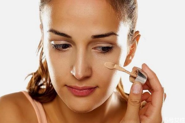 化妝后怎么用噴霧避免花妝 正確的使用方法 化妝后怎么用噴霧避免花妝 正確的使用方法