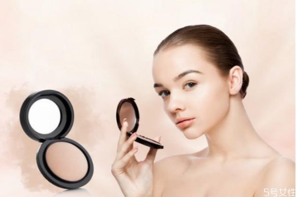 化妝后怎么用噴霧避免花妝 正確的使用方法 化妝后怎么用噴霧避免花妝 正確的使用方法