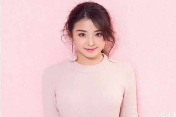 擠完粉刺可以敷面膜嗎 長(zhǎng)粉刺的正確消除方法 擠完粉刺可以敷面膜嗎 長(zhǎng)粉刺的正確消除方法