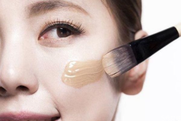 化完妝很快就暗沉了 化妝后臉上顆粒感很重 化完妝很快就暗沉了 化妝后臉上顆粒感很重