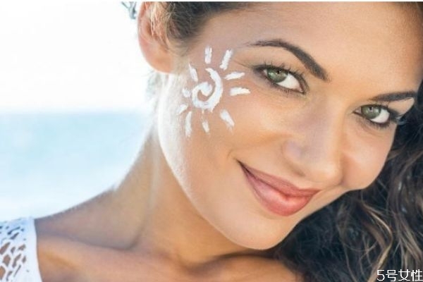 化妝只涂素顏霜可以嗎 懶人素顏霜化妝順序 化妝只涂素顏霜可以嗎 懶人素顏霜化妝順序