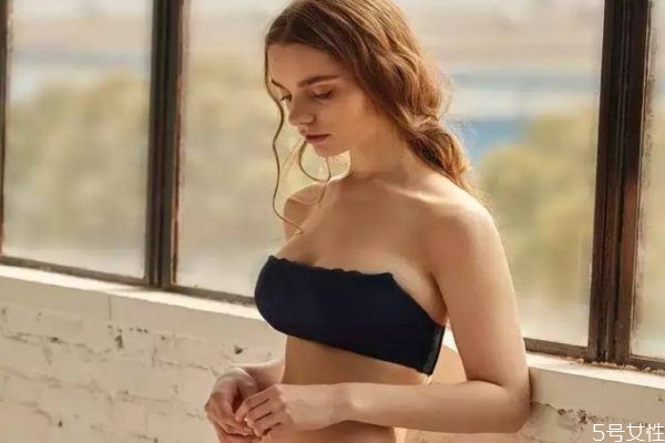 夏天穿什么內(nèi)衣不顯胸 夏天薄內(nèi)衣老是凸點(diǎn)怎么辦 夏天穿什么內(nèi)衣不顯胸 夏天薄內(nèi)衣老是凸點(diǎn)怎么辦