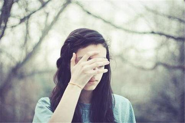 忘記一個人需要多久 失戀多久才能走出來 忘記一個人需要多久 失戀多久才能走出來