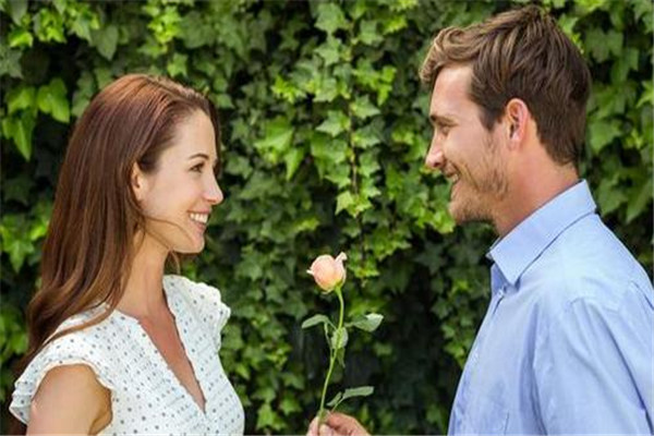 男女一見(jiàn)鐘情的概率有多大 一見(jiàn)鐘情靠譜嗎