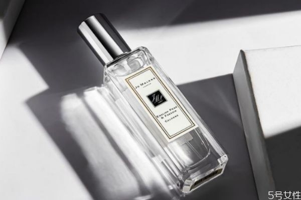 女生入手的第一瓶香水推薦 十大公認(rèn)最好聞的香水 女生入手的第一瓶香水推薦 十大公認(rèn)最好聞的香水