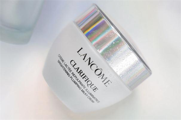 蘭蔻極光5號(hào)霜怎么樣 蘭蔻極光5號(hào)霜好用嗎 蘭蔻極光5號(hào)霜怎么樣 蘭蔻極光5號(hào)霜好用嗎