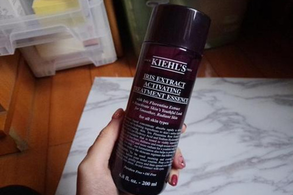 科顏氏鳶尾花煥采精華露的作用 科顏氏鳶尾花煥采精華露適合夏季