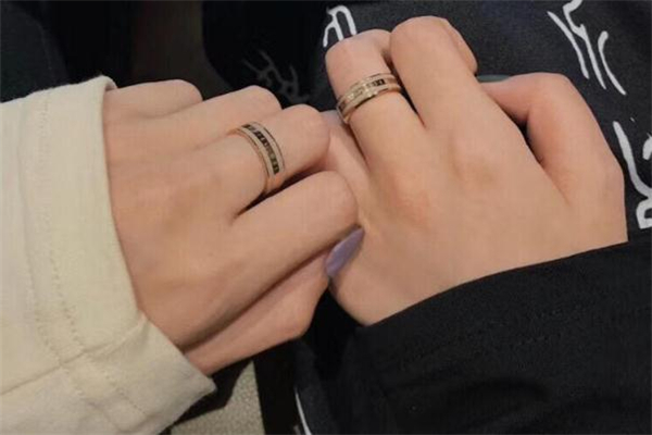 dw戒指怎么看真假 dw戒指是什么材質