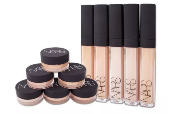 化妝鼻頭上卡粉怎么辦 卡粉化妝解決方法 化妝鼻頭上卡粉怎么辦 卡粉化妝解決方法