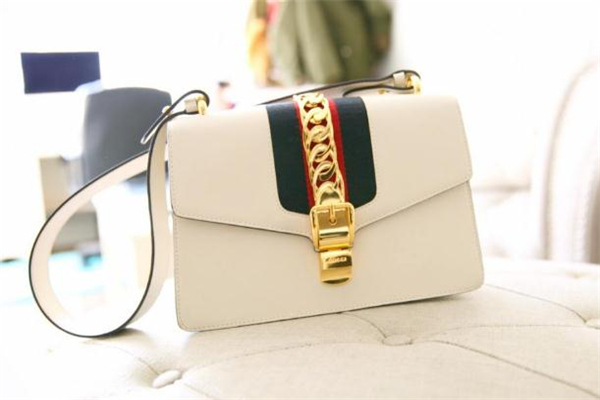 gucci和lv哪個更保值 gucci和lv包包哪個質(zhì)量好 gucci和lv哪個更保值 gucci和lv包包哪個質(zhì)量好