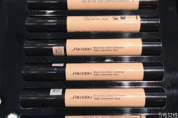 化妝鼻頭上卡粉怎么辦 卡粉化妝解決方法 化妝鼻頭上卡粉怎么辦 卡粉化妝解決方法