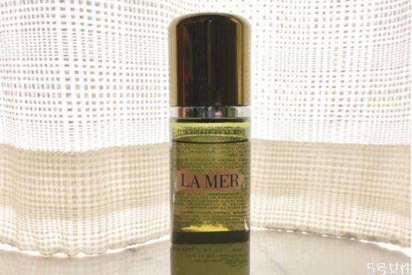 lamer精粹水跟爽膚水有什么區(qū)別 lamer精粹水使用重點(diǎn) lamer精粹水跟爽膚水有什么區(qū)別 lamer精粹水使用重點(diǎn)