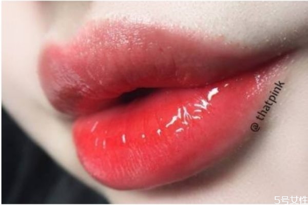 夏天適合涂什么顏色口紅 夏天口紅顏色推薦 夏天適合涂什么顏色口紅 夏天口紅顏色推薦