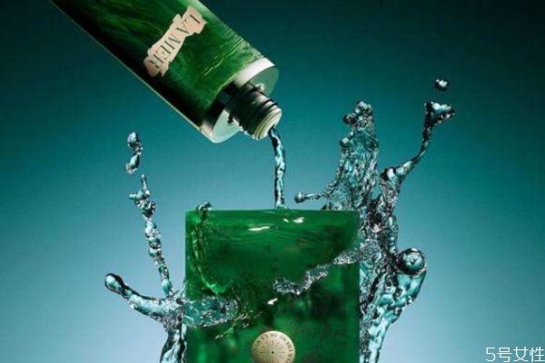 lamer精粹水為什么辣臉 使用精粹水的注意事項 lamer精粹水為什么辣臉 使用精粹水的注意事項