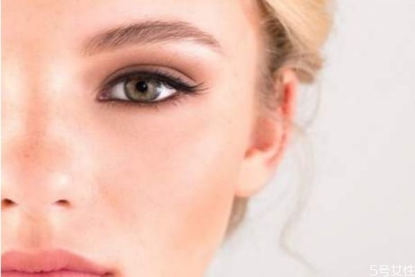 眼頭貼假睫毛容易開怎么辦 什么眼睛不適合假睫毛 眼頭貼假睫毛容易開怎么辦 什么眼睛不適合假睫毛