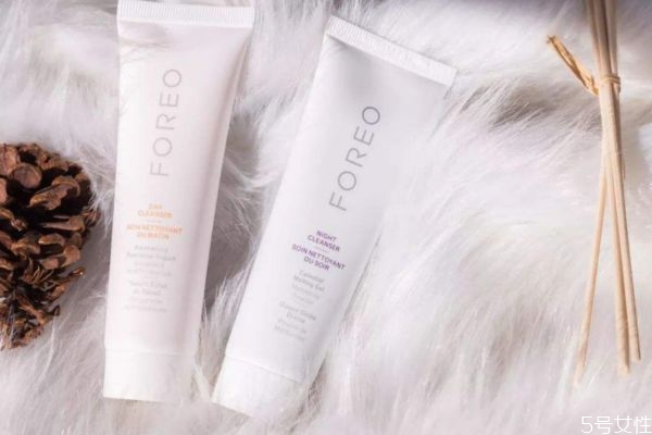 潔面泡泡和洗面奶的區(qū)別 洗面奶怎么打出泡沫 潔面泡泡和洗面奶的區(qū)別 洗面奶怎么打出泡沫