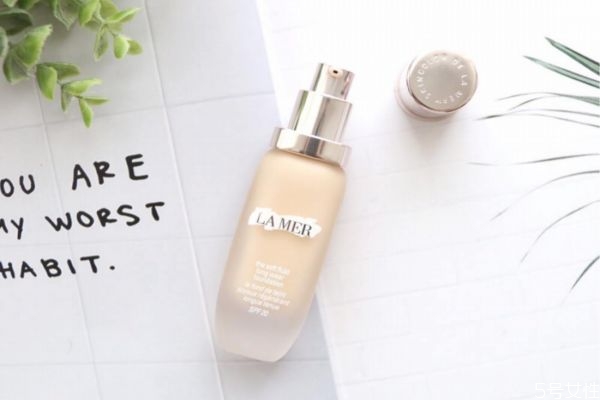 海藍(lán)之謎粉底液適合什么膚質(zhì) 海藍(lán)之謎粉底液適合油皮嗎 海藍(lán)之謎粉底液適合什么膚質(zhì) 海藍(lán)之謎粉底液適合油皮嗎