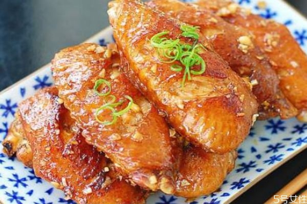 雞翅的營養(yǎng)價(jià)值 雞翅的選購方法