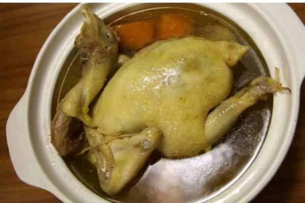 整只雞煲湯的做法 整只雞應該怎么煲湯 整只雞煲湯的做法 整只雞應該怎么煲湯