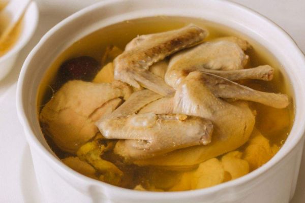 整只雞煲湯的做法 整只雞應該怎么煲湯 整只雞煲湯的做法 整只雞應該怎么煲湯