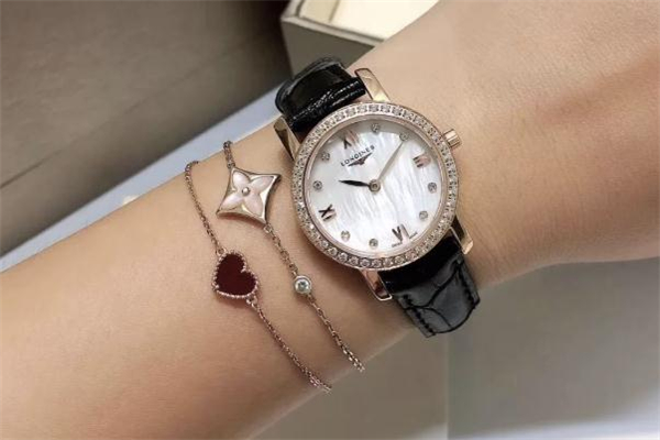 浪琴實體店和官網(wǎng)價格一樣嗎 浪琴實體店有折扣嗎