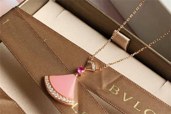 2020寶格麗七夕限定項(xiàng)鏈多少錢 2020寶格麗七夕項(xiàng)鏈款式 2020寶格麗七夕限定項(xiàng)鏈多少錢 2020寶格麗七夕項(xiàng)鏈款式