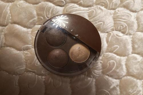 妙巴黎三色眼影好用嗎 妙巴黎三色眼影怎么樣 妙巴黎三色眼影好用嗎 妙巴黎三色眼影怎么樣