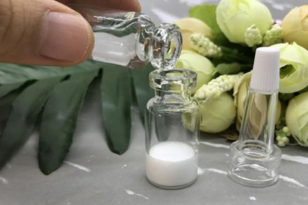 凍干粉用完臉上很黏怎么回事 為什么凍干粉用在臉上會黏 凍干粉用完臉上很黏怎么回事 為什么凍干粉用在臉上會黏