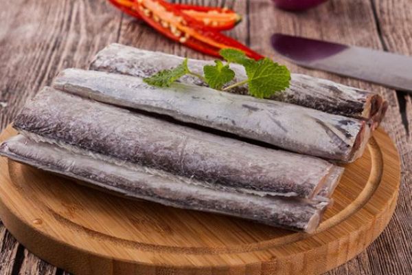 帶魚(yú)段怎么處理內(nèi)臟 帶魚(yú)一炸就碎是怎么回事