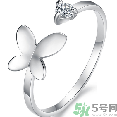 佩戴銀飾有什么好處？多帶銀飾品可以年輕10歲？