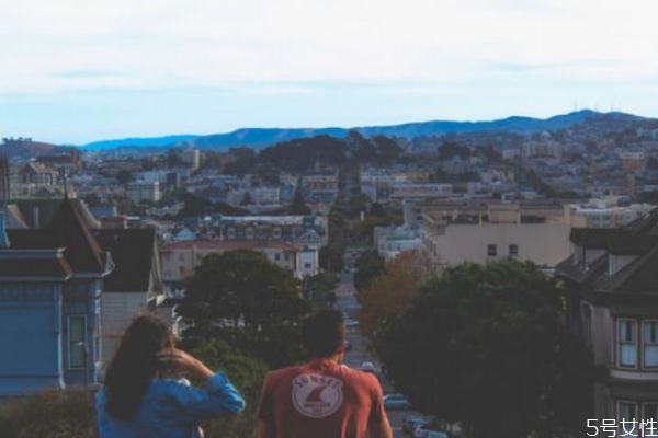 怎么試探老公有外遇了 老公不回信息說(shuō)明什么