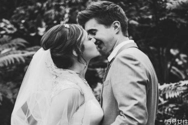 老公對(duì)我越來(lái)越冷淡怎么辦 老公冷淡如何處理 老公對(duì)我越來(lái)越冷淡怎么辦 老公冷淡如何處理