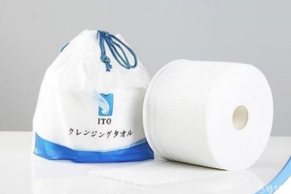 洗臉巾干用還是濕用 洗臉巾要不要一天一換 洗臉巾干用還是濕用 洗臉巾要不要一天一換