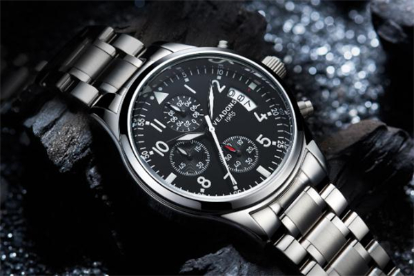 手表表帶兩邊節(jié)數(shù)要對(duì)稱(chēng)嗎 怎么調(diào)節(jié)手表表帶鋼帶長(zhǎng)度